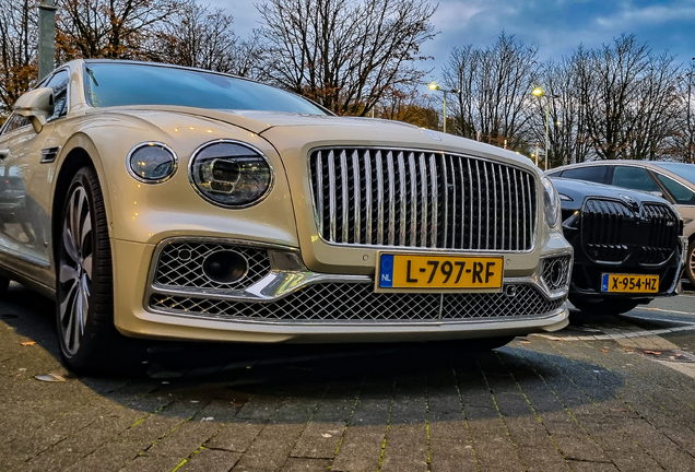 Bentley Flying Spur V8 2021