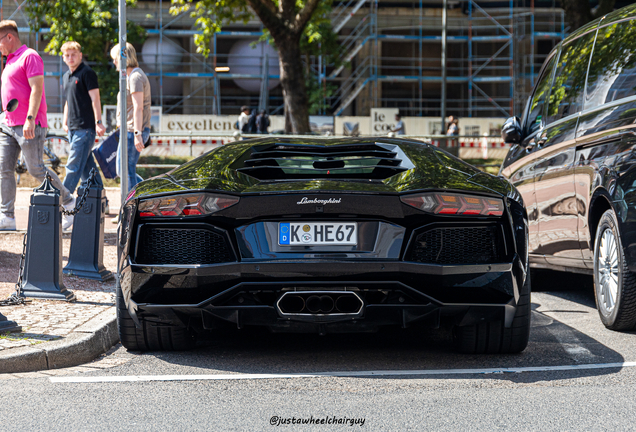 Lamborghini Aventador LP700-4