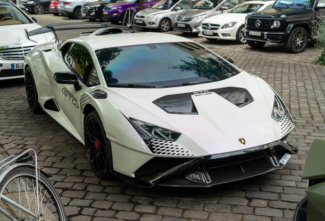 Lamborghini Huracán LP640-2 STO
