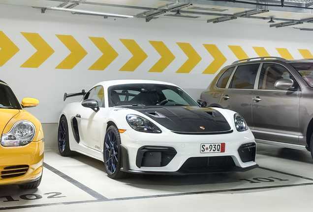 Porsche 718 Cayman GT4 RS Weissach Package