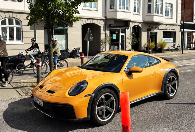 Porsche 992 Dakar