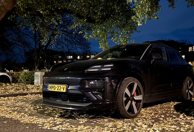 Porsche Macan EV Turbo
