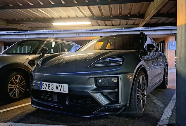 Porsche Macan EV Turbo