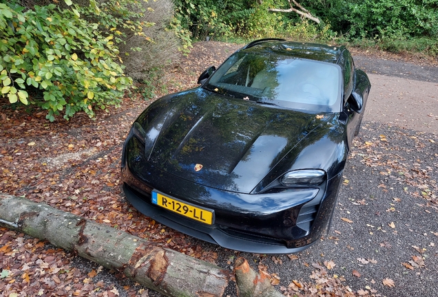 Porsche Taycan GTS Sport Turismo