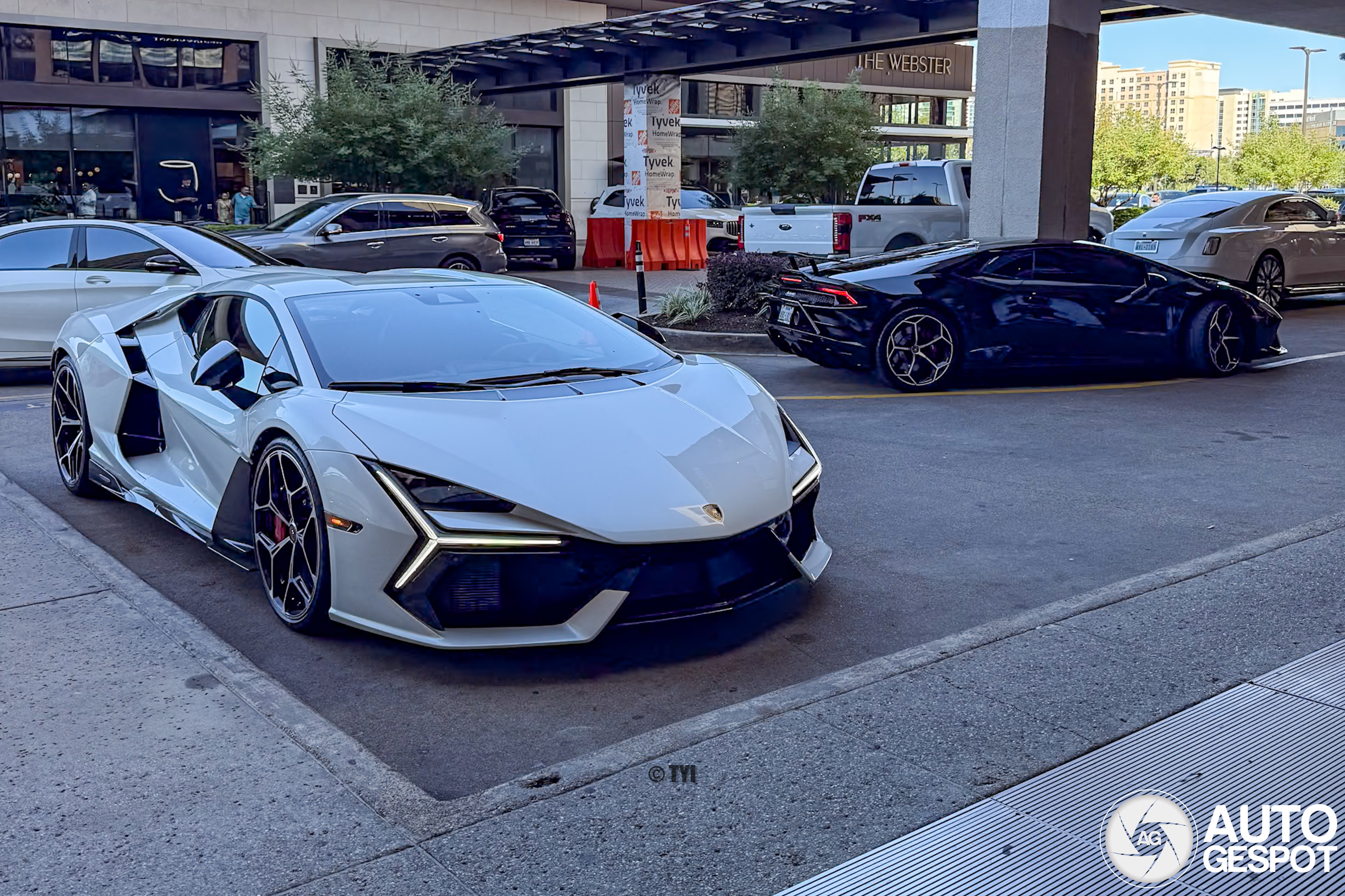 Lamborghini Revuelto