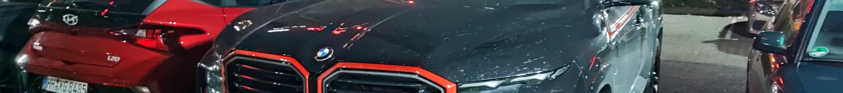 BMW XM G09 Label Red