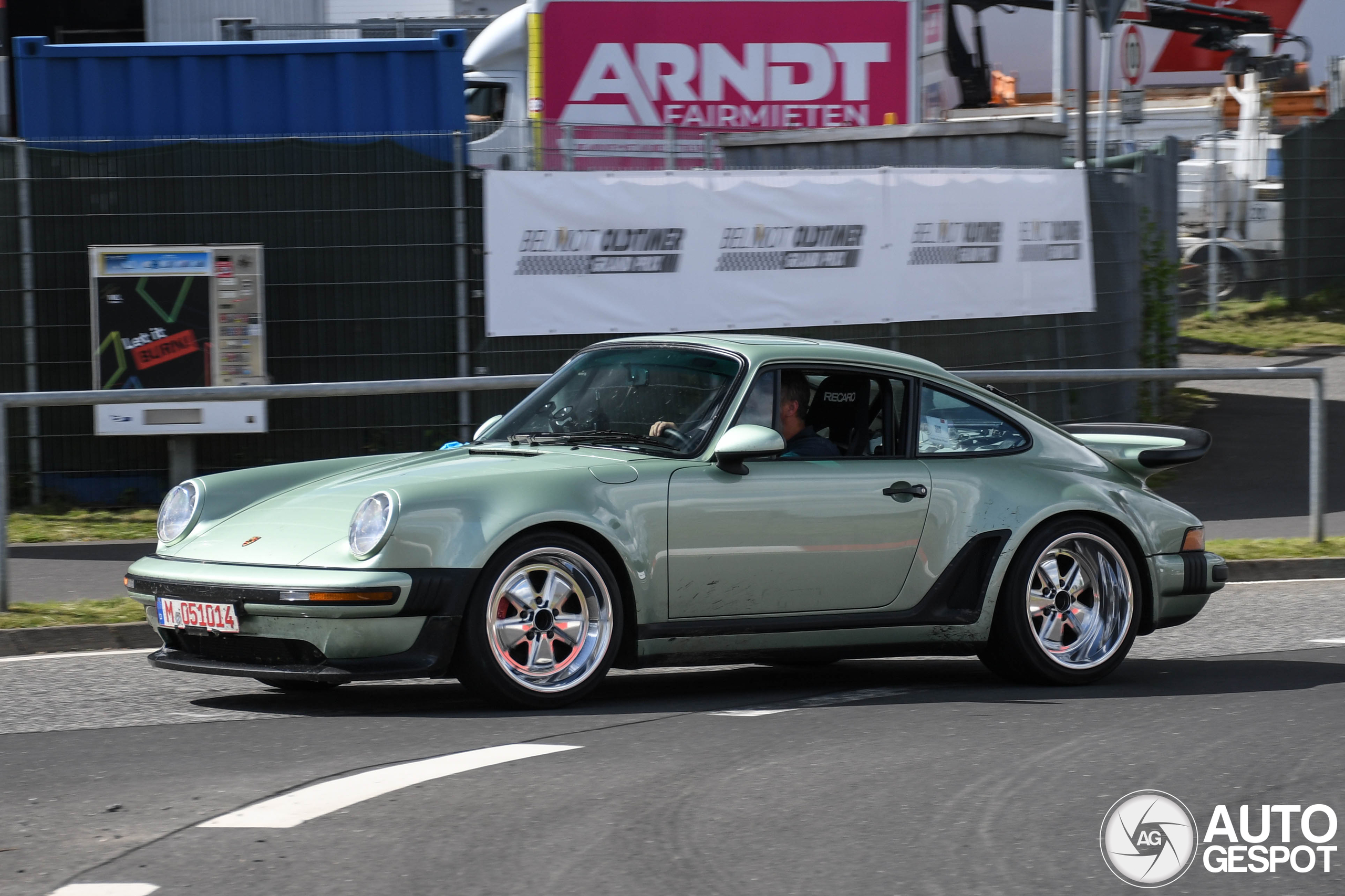 Porsche 911 Singer Turbo Study