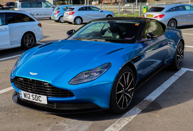 Aston Martin DB11 V8