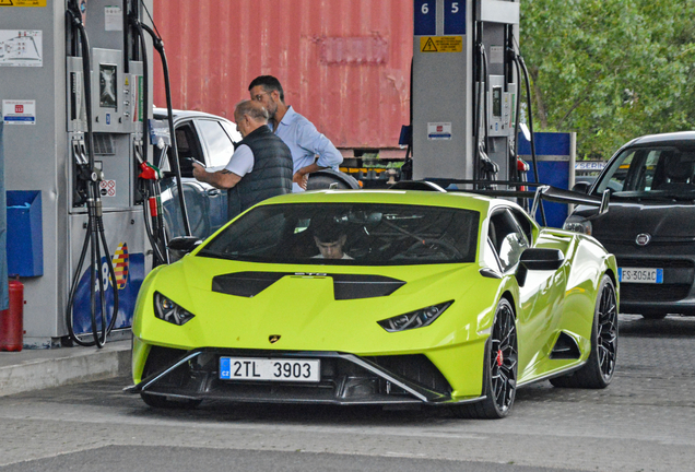 Lamborghini Huracán LP640-2 STO