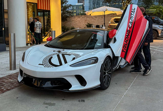 McLaren GT