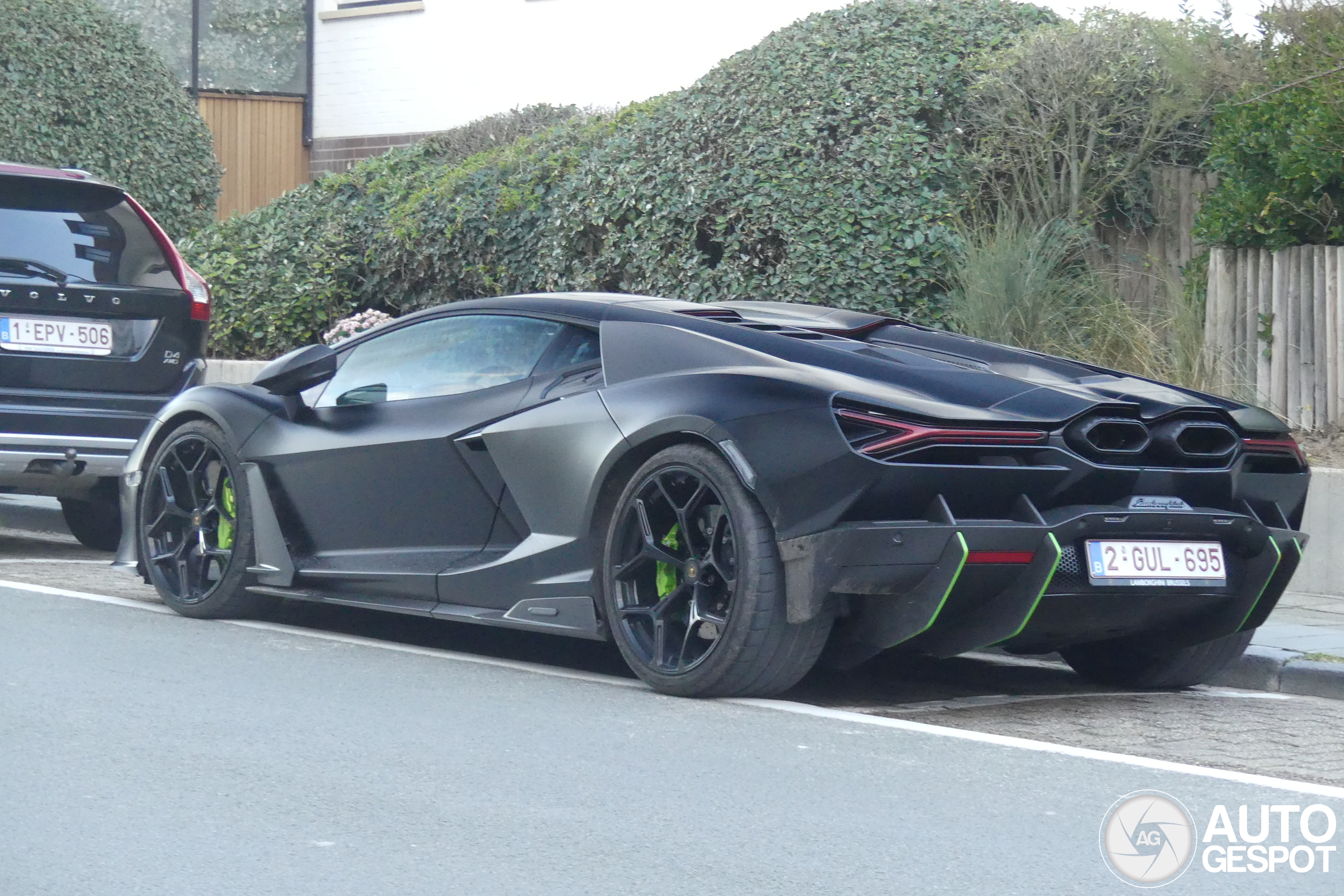 Lamborghini Revuelto