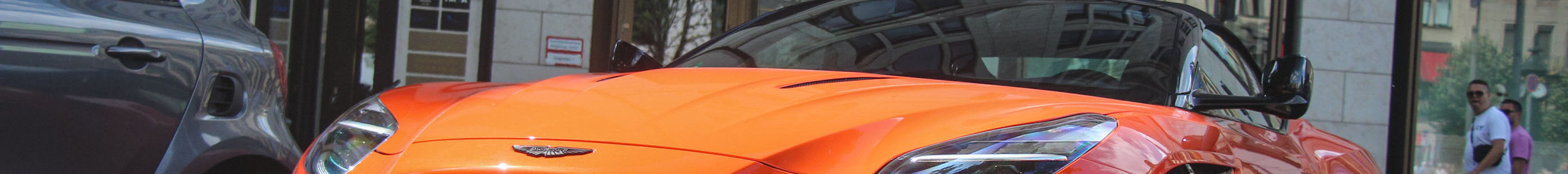 Aston Martin DB12 Volante