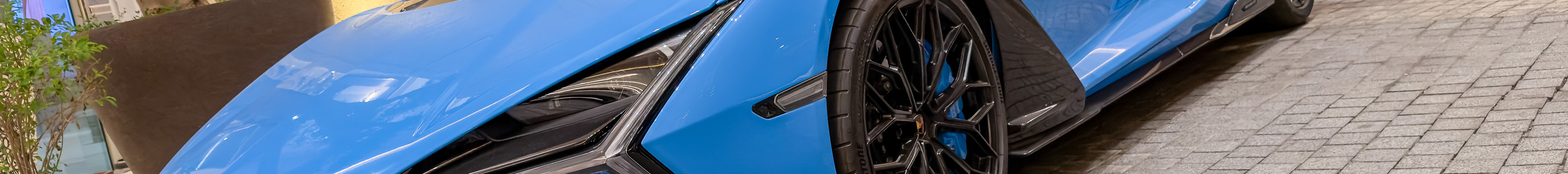 Lamborghini Revuelto