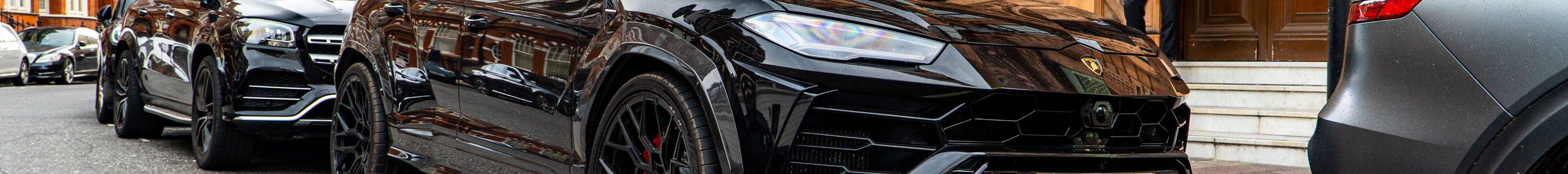 Lamborghini Urus Nero Design