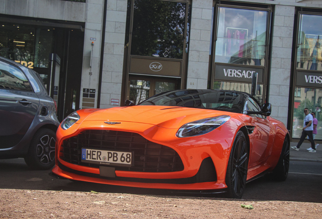 Aston Martin DB12 Volante