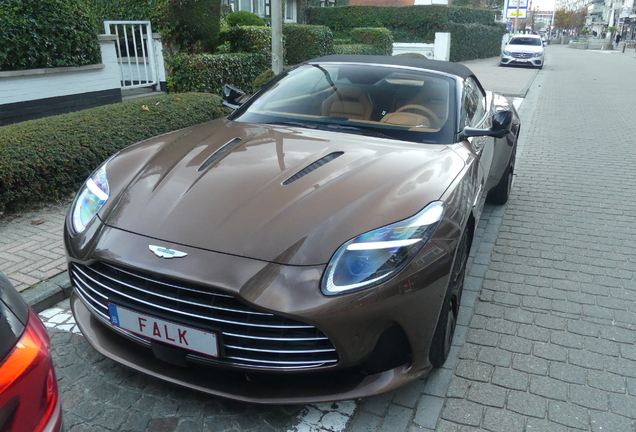 Aston Martin DB12 Volante