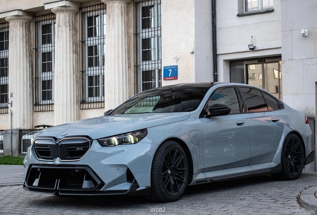 BMW M5 G90