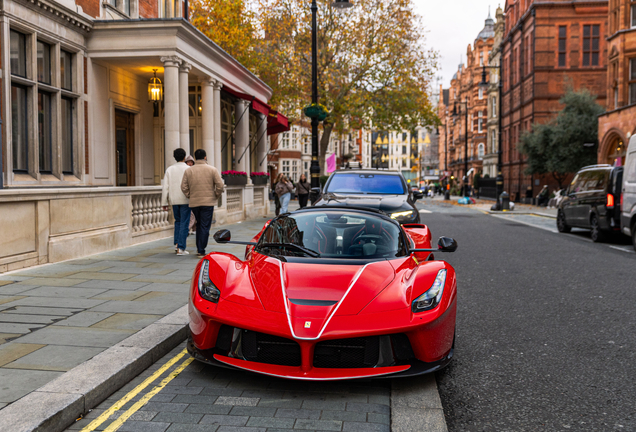 Ferrari LaFerrari Aperta
