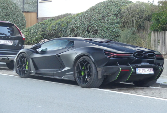 Lamborghini Revuelto