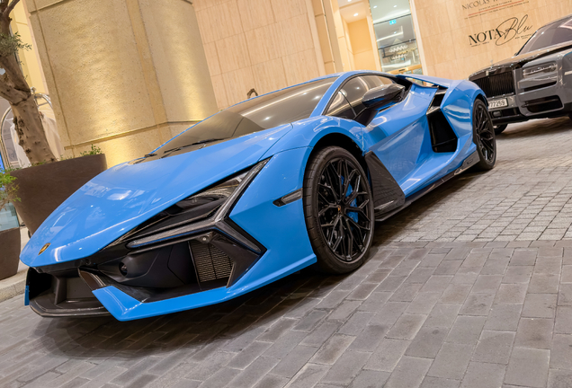 Lamborghini Revuelto