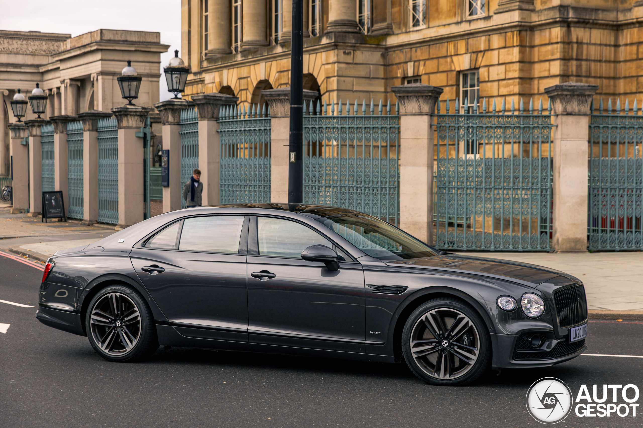 Fabelhafte Bentley Flying Spur W12 Bild