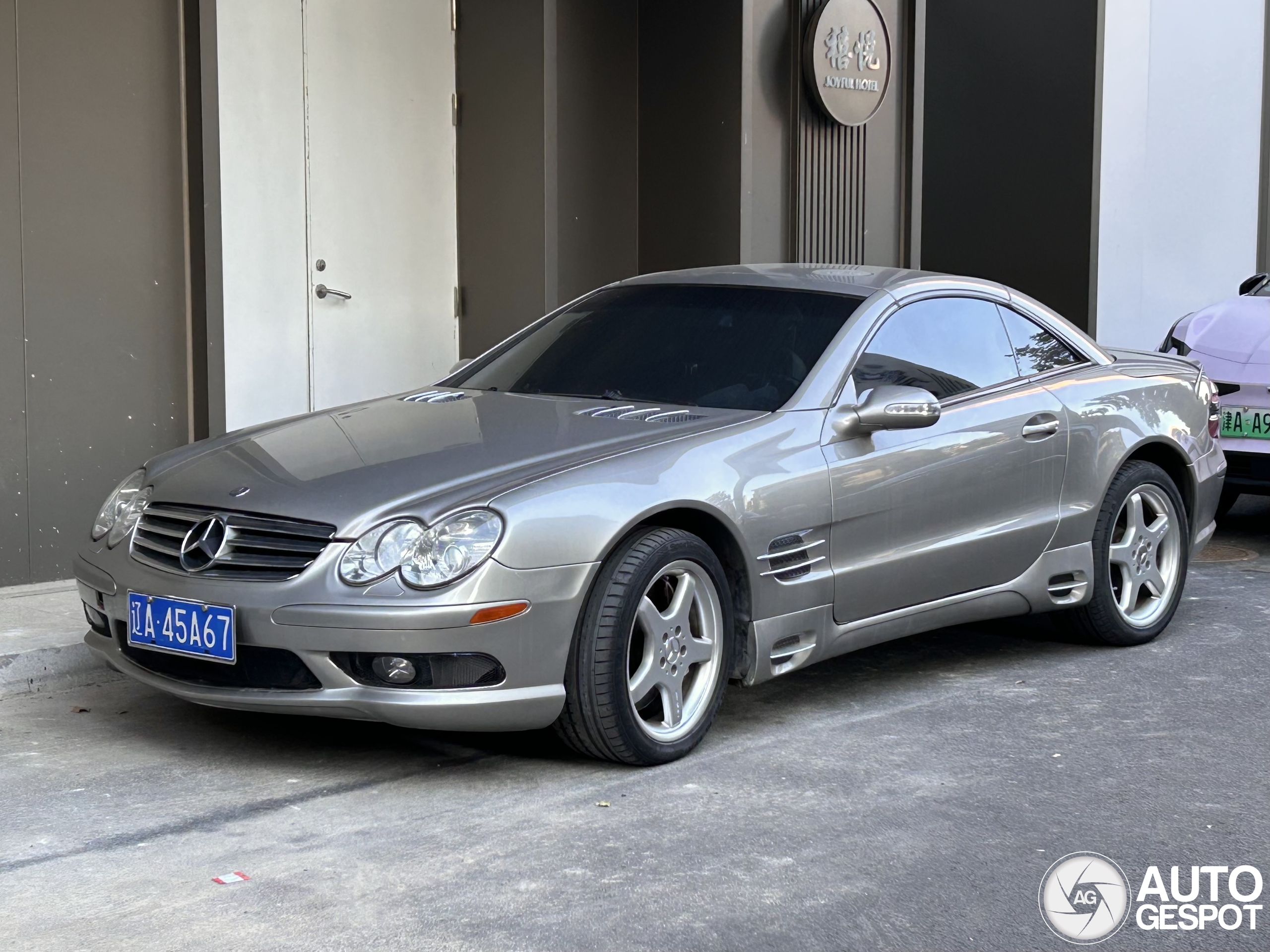 Mercedes-Benz SL 55 AMG R230 - 08 November 2025 - Autogespot