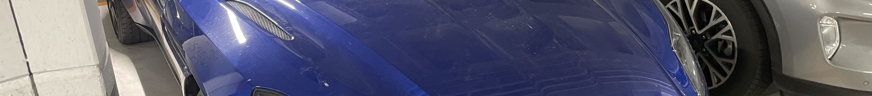 Aston Martin DB11 V8