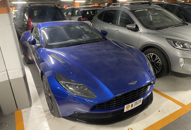 Aston Martin DB11 V8