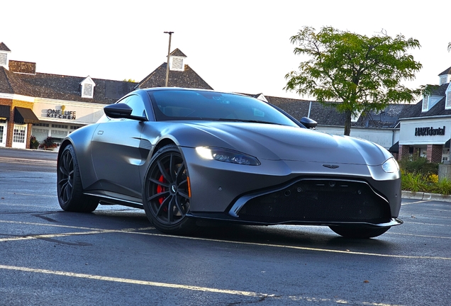 Aston Martin V8 Vantage 2018