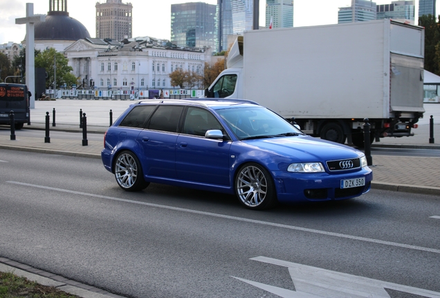 Audi RS4 Avant B5