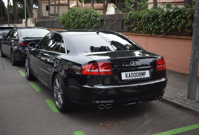 Audi S8 D3
