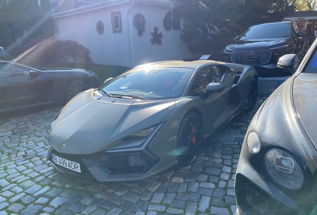 Lamborghini Revuelto