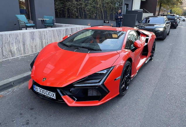 Lamborghini Revuelto