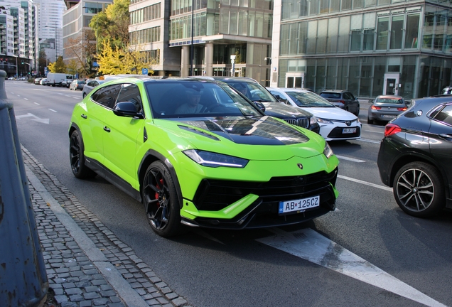 Lamborghini Urus Performante