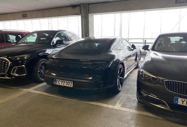 Porsche Taycan Turbo