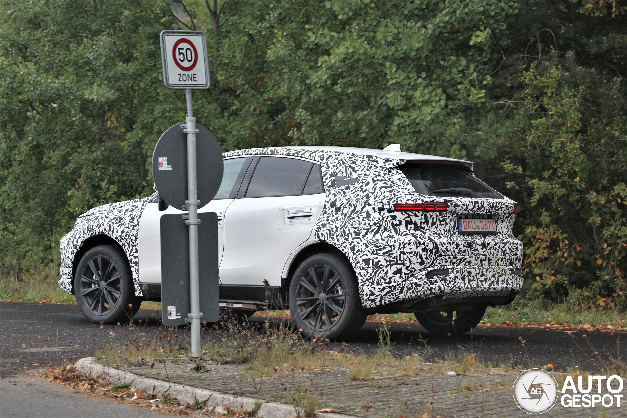 Toyota Harrier 2027 Mule