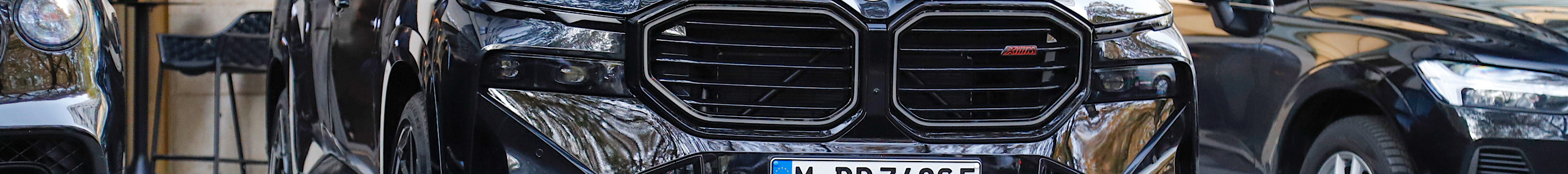 BMW XM G09 Label Red