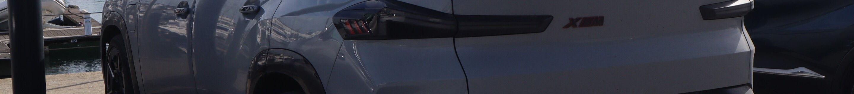 BMW XM G09 Label Red