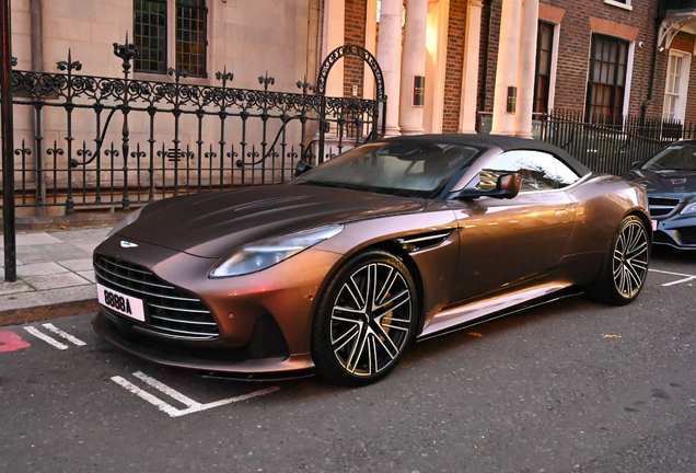 Aston Martin DB12 Volante
