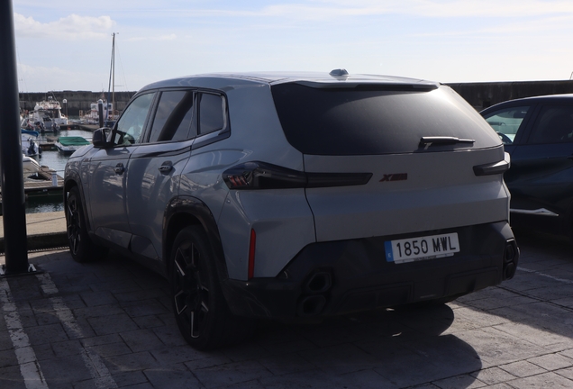 BMW XM G09 Label Red