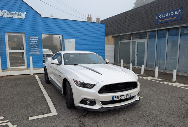 Ford Mustang GT 2015 Black Shadow Edition