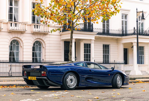 Jaguar XJ220