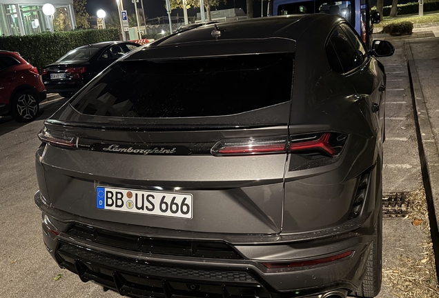 Lamborghini Urus S