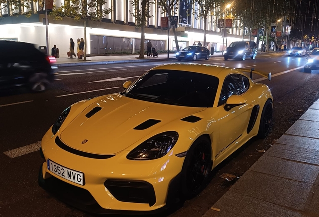 Porsche 718 Cayman GT4 RS