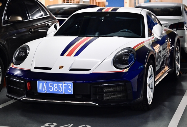 Porsche 992 Dakar