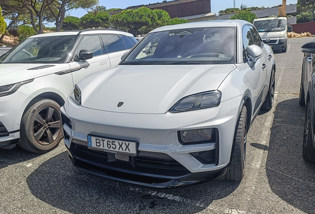 Porsche Macan EV Turbo