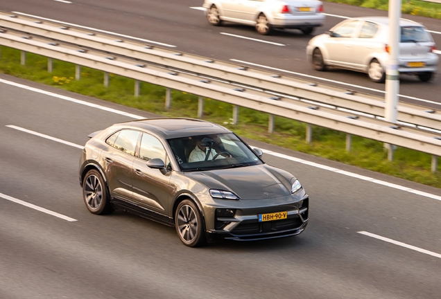 Porsche Macan EV Turbo