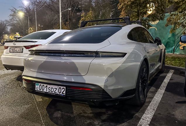 Porsche Taycan Turbo