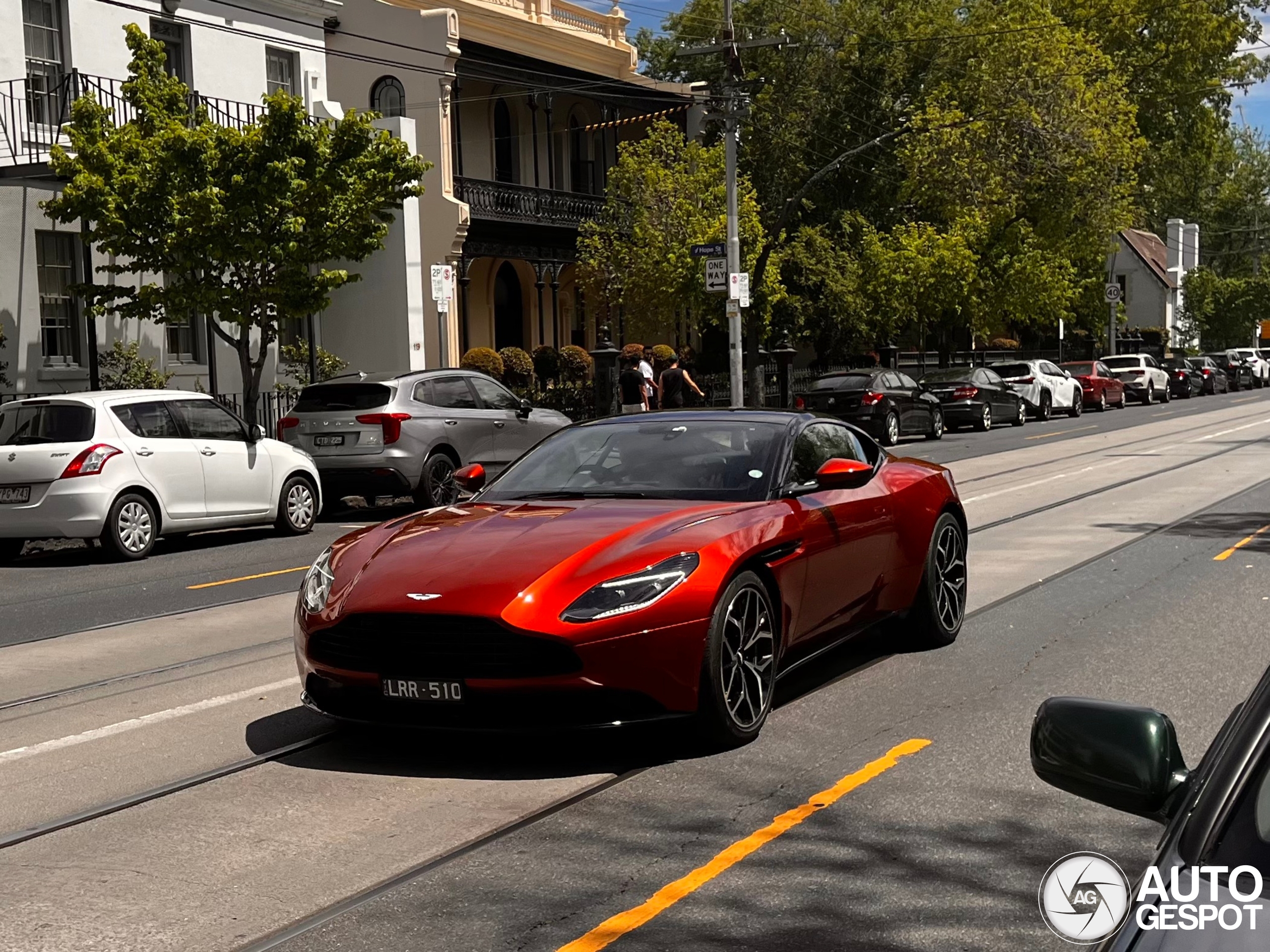 Aston Martin DB11 V8