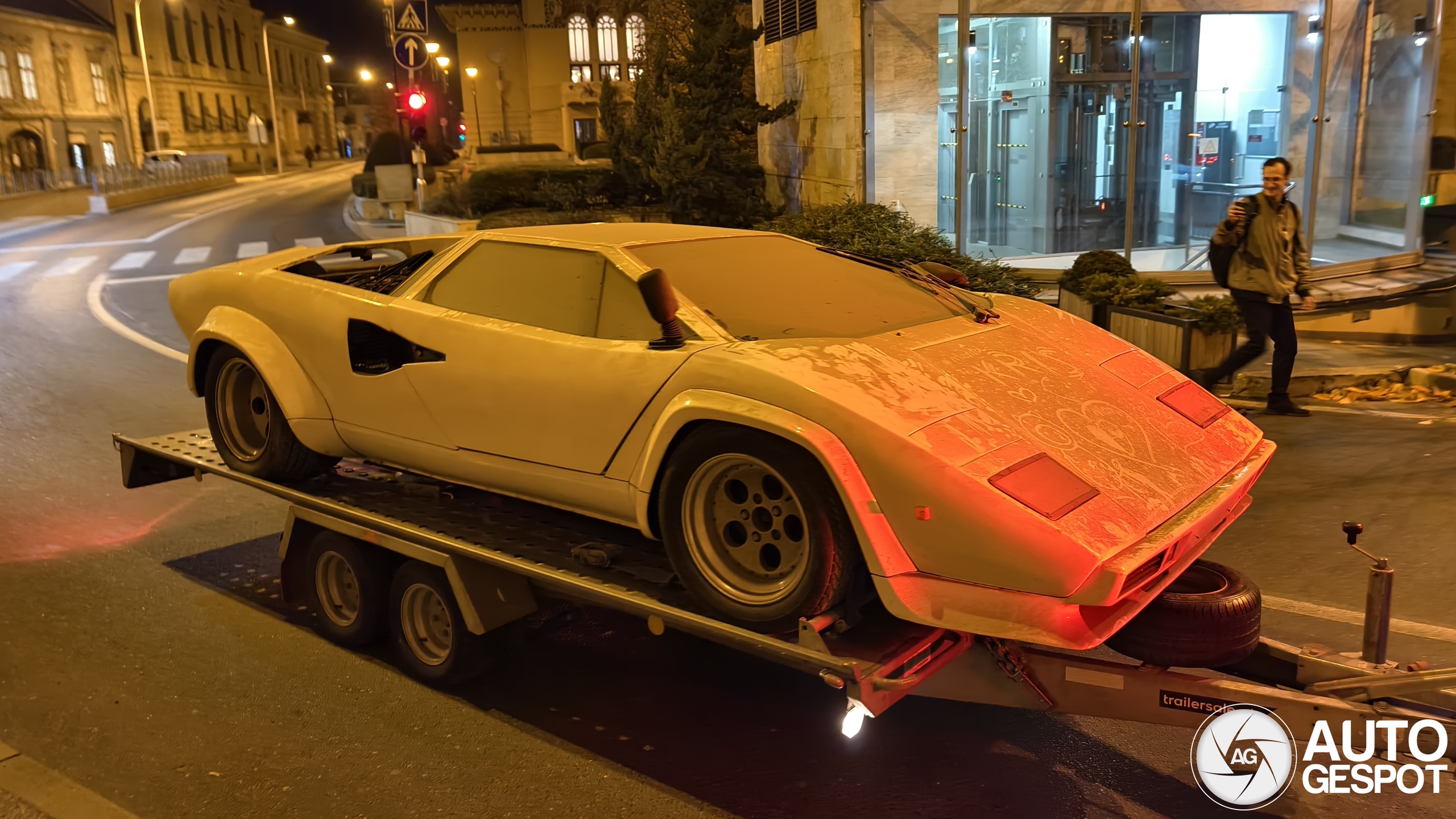 Lamborghini Countach lijkt zo uit The Wolf of Wallstreet te komen